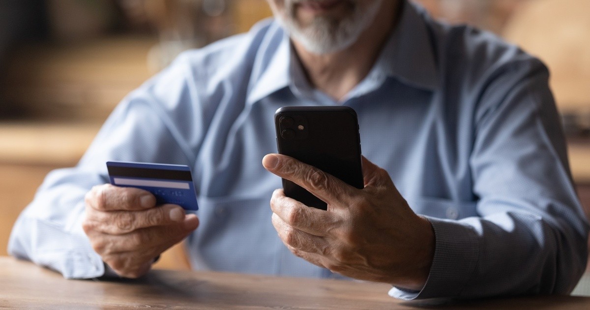 Name der eigenen Bank erscheint auf Telefondisplay: Senior aus Hirschaid ...