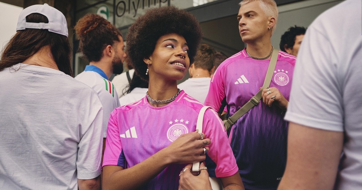 Es wird bunt!: DFB & adidas präsentieren neues Heim- und Auswärtstrikot ...