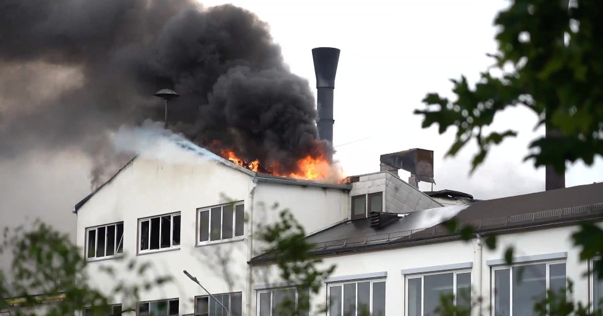 Großbrand in Wunsiedel: Helfer kämpfen seit dem Morgen gegen ein Flammenmeer | tvo.de