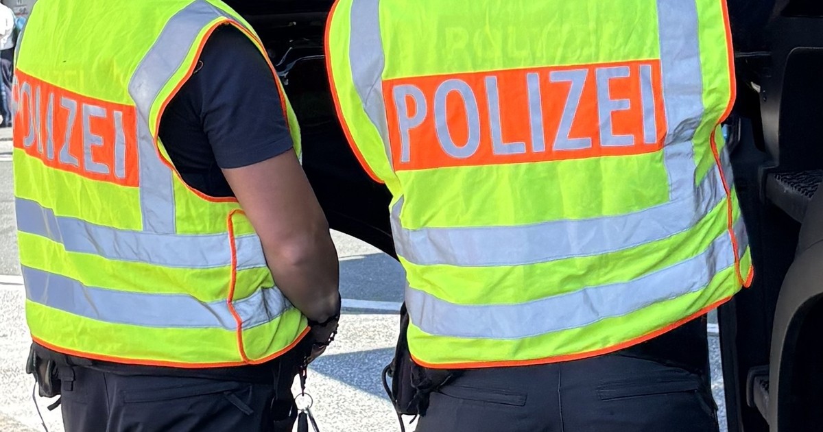 Waffenfund bei Schirnding: Bundespolizei stellt Teleskopschlagstöcke und ...