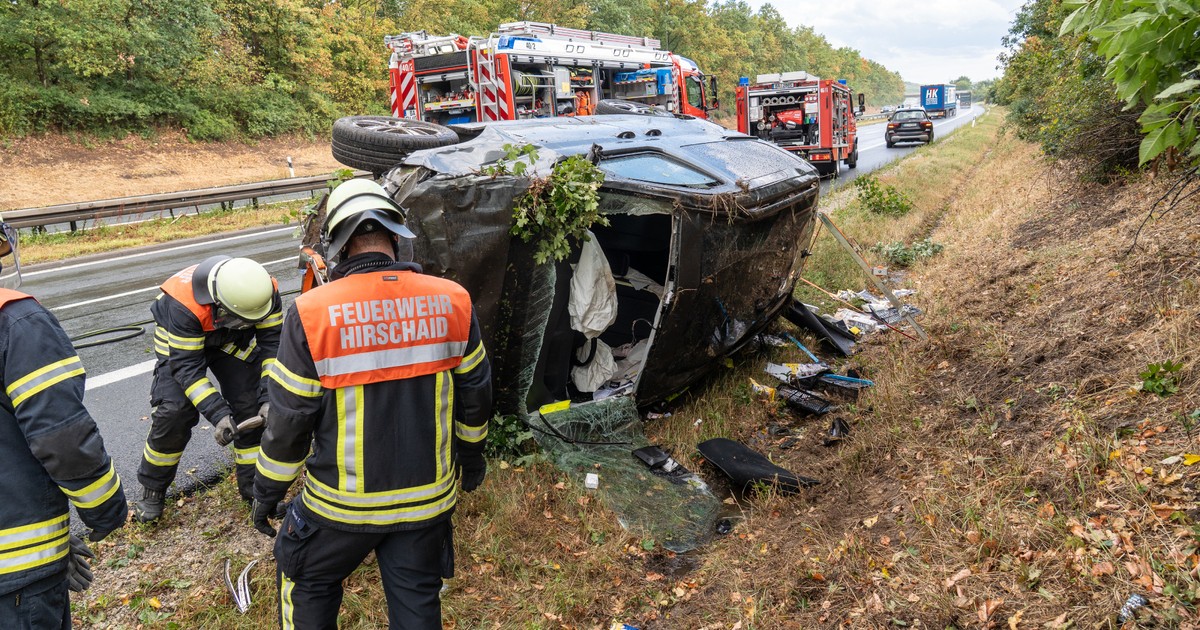 +FIRST REPORT+ A73 / Forchheim: Car overturns after skidding on ...