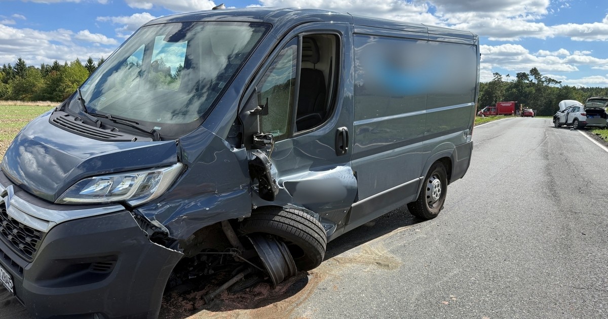 Frontalzusammenstoß im Landkreis Bamberg: Zwei Verletzte nach Unfall mit ...