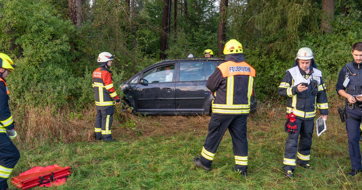 Stadelhofen: Auto schießt von der Fahrbahn – Rettungshubschrauber im ...