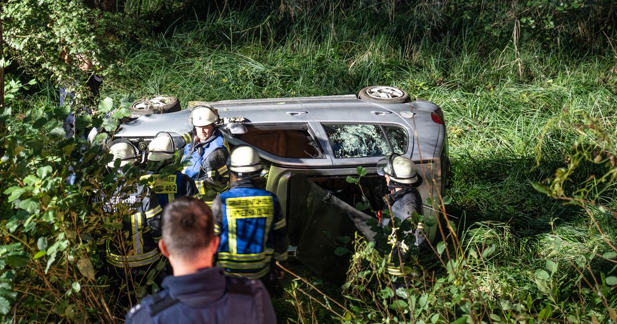 +ERSTMELDUNG+ Oberhaid: 48-Jährige stürzt mit ihrem Auto in die Tiefe