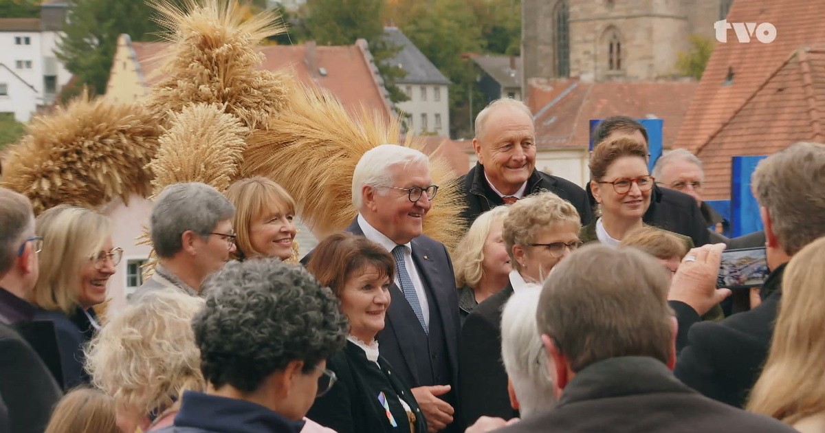 Bundespräsident Steinmeier in Kulmbach: Traditionelle Erntekrone abgeholt
