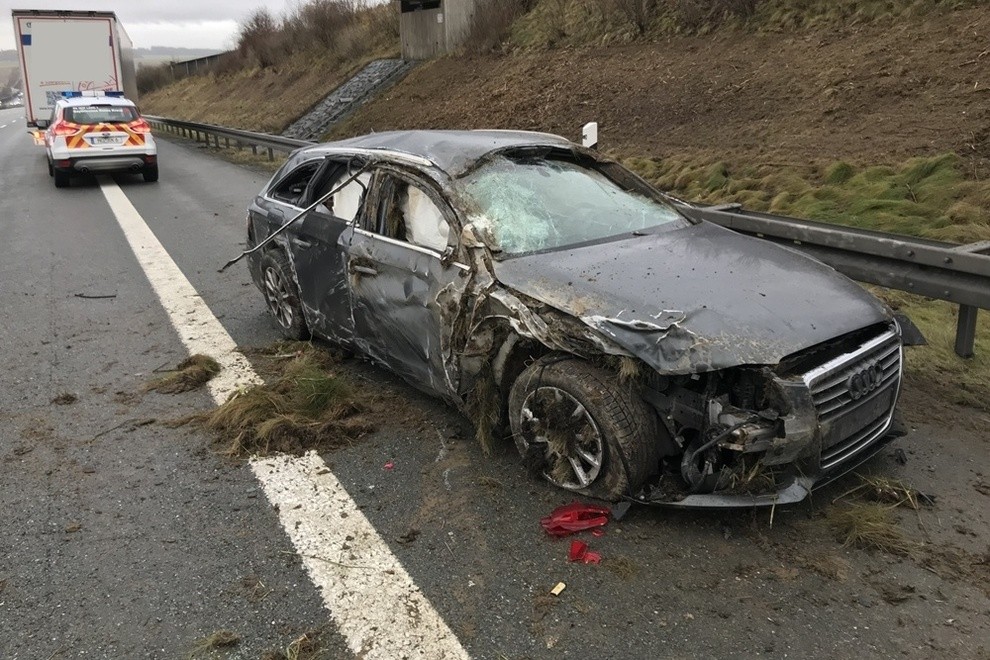Schwerer Unfall Auf Der A9 Aktuell